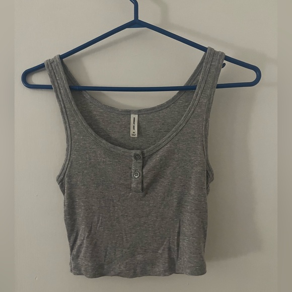 Aritzia tank top - Picture 1 of 3